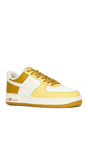 Nike Air Force 1 '07 in Mustard