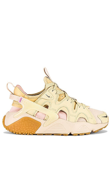 Nike Air Huarache Craft Sneaker in Tan - Nike - Air Huarache Craft - Baskets - Fauve - Nike Air Huarache Craft 运动鞋，黄褐色 - Nike Air Huarache Craft Sneaker in Hellbraun - Nike Air Huarache 크래프트 스니커즈 탠 색상 - Sneaker Nike Air Huarache Craft color marrone chiaro