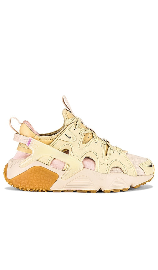 Nike Air Huarache Craft Sneaker in Tan - Nike - Air Huarache Craft - Baskets - Fauve - Nike Air Huarache Craft 运动鞋，黄褐色 - Nike Air Huarache Craft Sneaker in Hellbraun - Nike Air Huarache 크래프트 스니커즈 탠 색상 - Sneaker Nike Air Huarache Craft color marrone chiaro