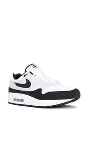 Nike Air Max 1 in Black, White