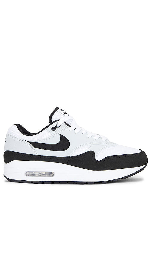 Nike Air Max 1 in Black, White