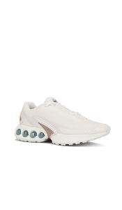 Nike Air Max DN SE Sneaker in Ivory