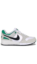 Nike Air Pegasus '89 in White,Green