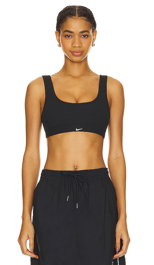 Nike Alate All U Light Support Sports Bra in Black - Nike - Alate All U - Soutien-gorge de sport à maintien léger - Noir - Nike Alate All U Light Support 黑色运动文胸 - Nike Alate All U Light Support Sport-BH in Schwarz - Nike Alate 올 U 라이트 서포트 스포츠 브라블랙 색상 - Reggiseno sportivo Nike Alate All U Light Support in nero