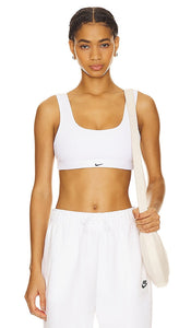 Nike Alate All U Light Support Sports Bra in White - Nike - Alate All U - Soutien-gorge de sport à maintien léger - Blanc - Nike Alate All U Light Support 白色运动文胸 - Nike Alate All U Light Support Sport-BH in Weiß - Nike Alate 올 U 라이트 서포트 스포츠 브라 화이트 색상 - Reggiseno sportivo Nike Alate All U Light Support in bianco