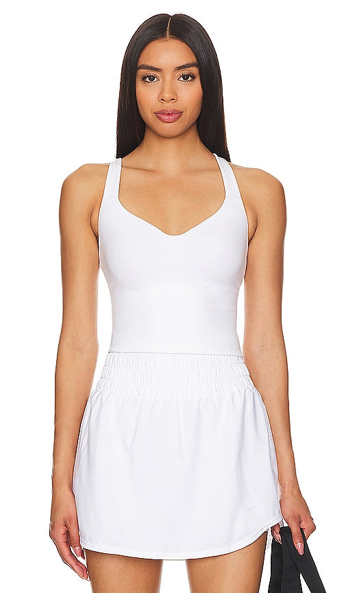 Nike Alate Sports Bra Tank Top in White - Nike - Alate - Débardeur avec soutien-gorge de sport - Blanc - Nike Alate 白色运动文胸背心 - Nike Alate Sport-BH-Tanktop in Weiß - Nike Alate 스포츠 브라 탱크탑 화이트 색상 - Canotta reggiseno sportivo Nike Alate in bianco