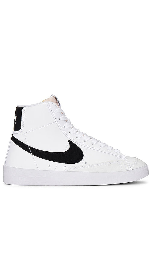 Nike Blazer Mid '77 Next Nature Sneaker in White - Nike - Blazer Mid '77 Next Nature - Baskets - Blanc - Nike Blazer Mid '77 Next Nature 白色运动鞋 - Nike Blazer Mid '77 Next Nature Sneaker in Weiß - Nike Blazer Mid '77 넥스트 네이처 스니커즈 화이트 색상 - Sneaker Nike Blazer Mid '77 Next Nature in bianco