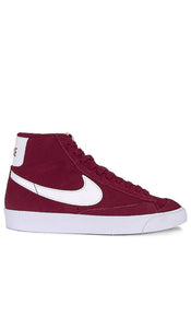 Nike Blazer Mid '77 Suede Sneaker in Burgundy - Nike - Blazer Mid '77 - Baskets en daim - Bordeaux - Nike Blazer Mid '77 酒红色麂皮运动鞋 - Nike Blazer Mid '77 Wildleder-Sneaker in Burgund - Nike Blazer Mid '77 스웨이드 스니커즈 - Sneaker Nike Blazer Mid '77 in pelle scamosciata bordeaux