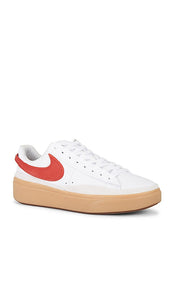 Nike Blazer Phantom Low in Red