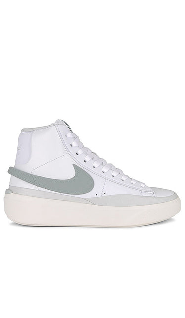 Nike Blazer Phantom Mid in White,Grey