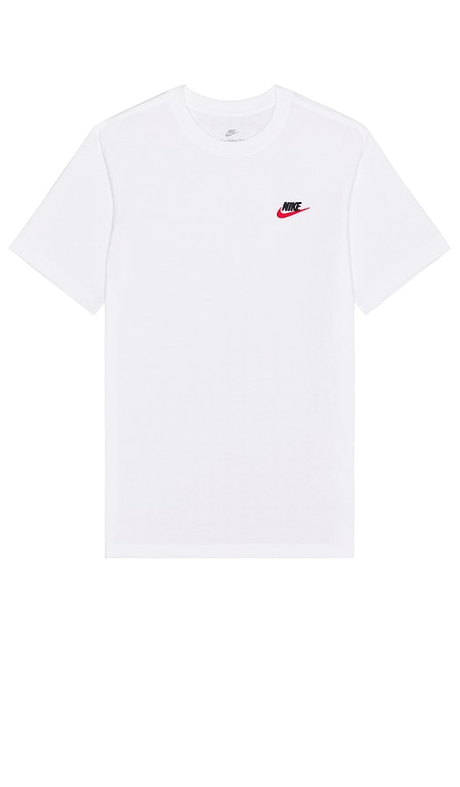 Nike Club Tee in White - Nike Club - T-shirt en blanc - 白色 Nike Club T 恤 - Nike Club T-Shirt in Weiß - Nike 클럽 티셔츠 화이트 색상 - Maglietta Nike Club in bianco