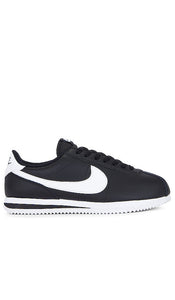 Nike Cortez in Black - Nike Cortez en noir - Nike Cortez 黑色 - Nike Cortez in Schwarz - 나이키 코르테즈 블랙 색상 - Nike Cortez in nero