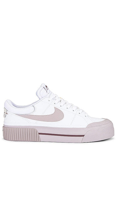 Nike Court Legacy Lift Sneaker in White - Nike - Court Legacy Lift - Baskets - Blanc - Nike Court Legacy Lift 白色运动鞋 - Nike Court Legacy Lift Sneaker in Weiß - Nike Court Legacy 리프트 스니커즈화이트 색상 - Sneaker Nike Court Legacy Lift in bianco