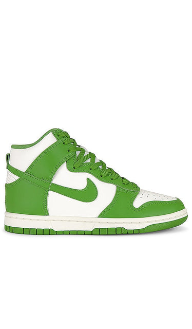 Nike Dunk High Sneaker in Green