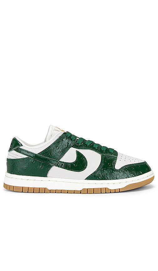 Nike Dunk Low LX Sneaker in Green - Baskets Nike Dunk Low LX en vert - Nike Dunk Low LX 绿色运动鞋 - Nike Dunk Low LX Sneaker in Grün - Nike Dunk Low LX 스니커즈그린 색상 - Sneaker Nike Dunk Low LX in verde