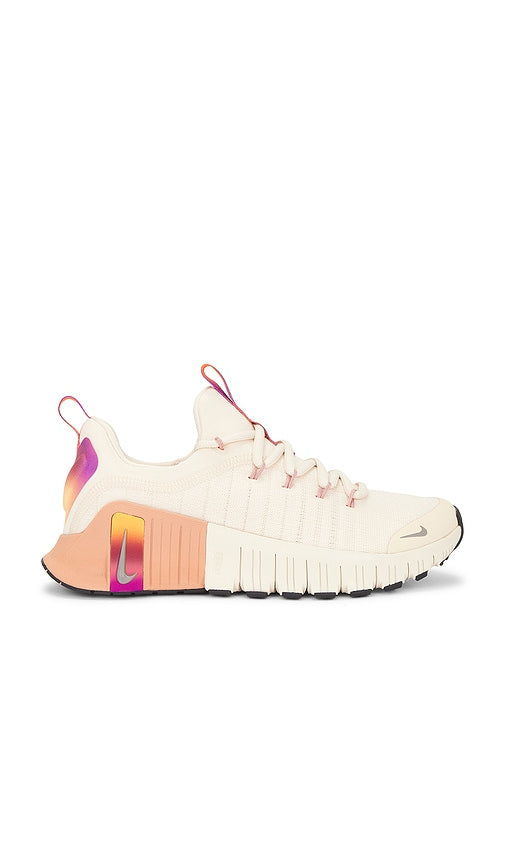 Nike Free Metcon 6 Se Sneaker in Beige | Pearl White  Metallic Pewter  Multi Colo Lifestyle Sneakers for Women