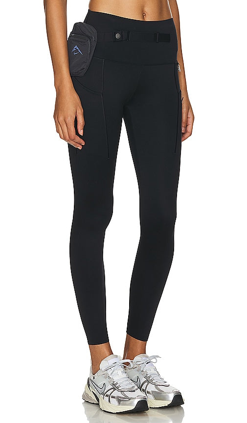Nike Go Trail High Waisted Cropped Leggings in Black