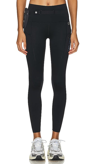 Nike Go Trail High Waisted Cropped Leggings in Black - Nike - Go Trail - Legging court taille haute - Noir - Nike Go Trail 高腰黑色九分打底裤 - Nike Go Trail hoch taillierte, kurze Leggings in Schwarz - Nike Go Trail 하이웨이스트 크롭 레깅스 블랙 색상 - Leggings corti a vita alta Nike Go Trail in nero