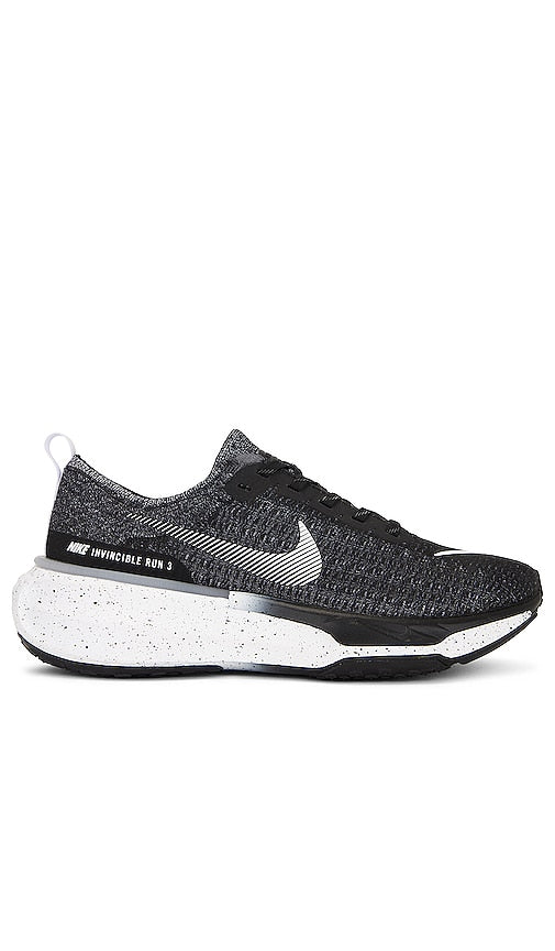 Nike Invincible 3 in Black
