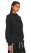 Nike NSW Club Hoodie in Black