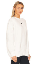 Nike NSW Fleece Crewneck Sweatshirt in White