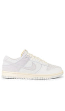 Nike Nike Dunk Low in Grey