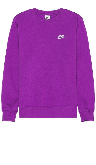 Nike Nsw Club Crew in Purple - Nike NSW Club - Haut ras du cou en violet - Nike Nsw Club 紫色圆领上衣 - Nike Nsw Club Crew in Lila - Nike Nsw 클럽 크루 퍼플 색상 - Maglietta Nike Nsw Club in viola