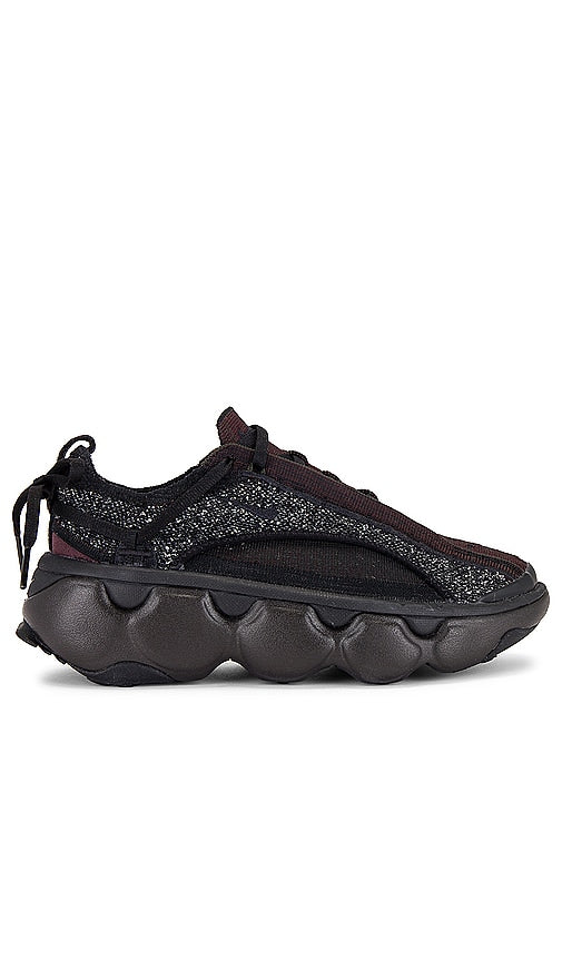 Nike On The Go in Black - Nike On The Go en noir - Nike On The Go 黑色 - Nike On The Go in Schwarz - Nike On The Go 블랙 색상 - Nike in movimento in nero