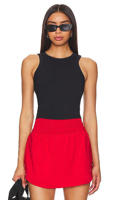 Nike One Fitted Tank Top in Black - Nike One - Débardeur ajusté - Noir - Nike One Fit 黑色背心 - Nike One Tailliertes Tanktop in Schwarz - Nike One 핏 탱크탑 블랙 색상 - Canotta aderente Nike One in nero