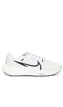 Nike Pegasus 40 Sneaker in Ivory - Baskets Nike Pegasus 40 en ivoire - Nike Pegasus 40 象牙色运动鞋 - Nike Pegasus 40 Sneaker in Elfenbein - Nike Pegasus 40 스니커즈 색상은 아이보리 색상입니다. - Sneaker Nike Pegasus 40 di colore avorio