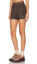 Nike Pro 365 Short in Brown
