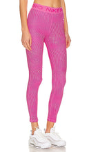 Nike Pro Cropped Printed Leggings in Pink