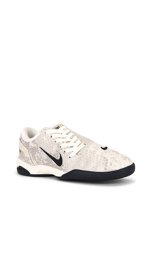 Nike T90 Se Sneaker in Ivory