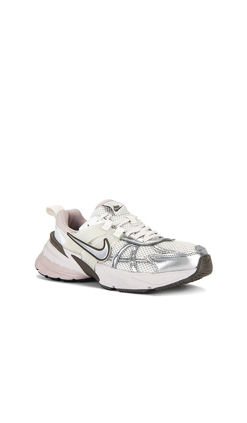 Nike V2k Run Sneaker in White,Light Grey