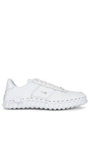 Nike X Jacquemus J Force 1 Lx Sneaker in White - Nike X Jacquemus - J Force 1 Lx - Baskets - Blanc - Nike X Jacquemus J Force 1 Lx 白色运动鞋 - Nike X Jacquemus J Force 1 Lx Sneaker in Weiß - Nike X Jacquemus J Force 1 Lx 스니커즈화이트 색상 - Sneaker Nike X Jacquemus J Force 1 Lx in bianco