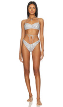 Norma Kamali Butterfly Bikini in Metallic Silver - Bikini papillon Norma Kamali en argent métallisé - Norma Kamali 金属银色蝴蝶比基尼 - Norma Kamali Butterfly-Bikini in Metallic-Silber - Norma Kamali 버터플라이 비키니 메탈릭 실버 소재 - Bikini a farfalla Norma Kamali in argento metallizzato