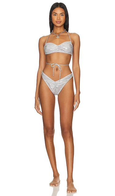 Norma Kamali Butterfly Bikini in Metallic Silver - Bikini papillon Norma Kamali en argent métallisé - Norma Kamali 金属银色蝴蝶比基尼 - Norma Kamali Butterfly-Bikini in Metallic-Silber - Norma Kamali 버터플라이 비키니 메탈릭 실버 소재 - Bikini a farfalla Norma Kamali in argento metallizzato