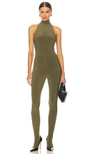 Norma Kamali Halter Turtle Catsuit With Footsie in Olive - Combinaison tortue licou Norma Kamali avec footsie en olive - Norma Kamali 橄榄色足部挂脖海龟连体衣 - Norma Kamali Neckholder-Schildkröten-Catsuit mit Füßling in Oliv - Norma Kamali 홀터 터틀 캣수트와 풋시 올리브 색상 - Norma Kamali Halter Catsuit tartaruga con piedino in verde oliva