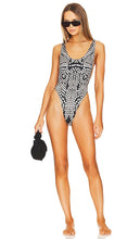 Norma Kamali Marissa One Piece in Black - Norma Kamali Marissa une pièce en noir - 诺玛·卡玛丽·玛丽莎 (Norma Kamali Marissa) 黑色一件 - Norma Kamali Marissa Einteiler in Schwarz - Norma Kamali 마리사 원피스 블랙 색상 - Norma Kamali Marissa One Piece in nero