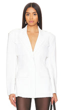 Norma Kamali Single Breasted Cargo Jacket in White - Norma Kamali - Veste cargo à simple boutonnage en blanc - Norma Kamali 白色单排扣工装夹克 - Einreihige Cargojacke von Norma Kamali in Weiß - Norma Kamali 싱글 브레스티드 카고 재킷 화이트 색상 - Giacca cargo monopetto Norma Kamali in bianco