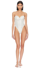 Norma Kamali Slinky Marissa One Piece in White - Norma Kamali Slinky Marissa une pièce en blanc - Norma Kamali 紧身 Marissa 白色连衣裤 - Norma Kamali Slinky Marissa Einteiler in Weiß - Norma Kamali 슬링키 마리사 원피스 화이트 색상 - Norma Kamali Slinky Marissa One Piece in bianco