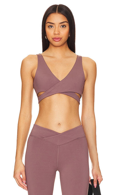 Nubyen V Neck Wrap Sports Bra in Mauve - Soutien-gorge de sport portefeuille Nubyen à col en V en mauve - Nubyen 紫红色 V 领裹身式运动文胸 - Nubyen Wickel-Sport-BH mit V-Ausschnitt in Mauve - Nubyen V 넥 랩 스포츠 브라 - Reggiseno sportivo Nubyen con scollo a V color malva