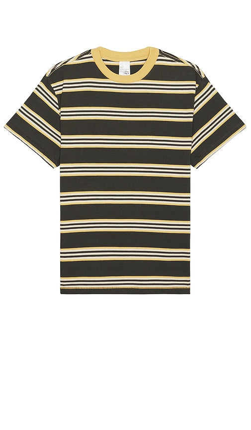 Nudie Jeans Leif Mud Stripe T-Shirt in Brown - Nudie Jeans - Leif Mud - T-shirt à rayures marron - Nudie Jeans Leif 棕色条纹 T 恤 - Nudie Jeans Leif Mud Stripe T-Shirt in Braun - Nudie Jeans 레이프 머드 스트라이프 티셔츠브라운 색상 - T-shirt a righe Nudie Jeans Leif Mud in marrone