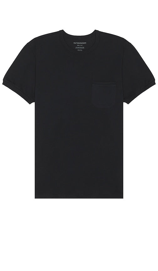 OUTERKNOWN Sojourn Pocket Tee in Black - OUTERKNOWN - T-shirt à poche Sojourn en noir - OUTERKNOWN Sojourn 黑色口袋 T 恤 - OUTERKNOWN Sojourn Pocket Tee in Schwarz - OUTERKNOWN Sojourn 포켓 티셔츠 블랙 색상 - T-shirt con tasca Sojourn OUTERKNOWN in nero