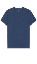OUTERKNOWN Sojourn Pocket Tee in Blue - T-shirt à poche Sojourn OUTERKNOWN en bleu - OUTERKNOWN Sojourn 蓝色口袋 T 恤 - OUTERKNOWN Sojourn Pocket Tee in Blau - OUTERKNOWN Sojourn 포켓 티셔츠 in 블루 - T-shirt con tasca Sojourn OUTERKNOWN in blu