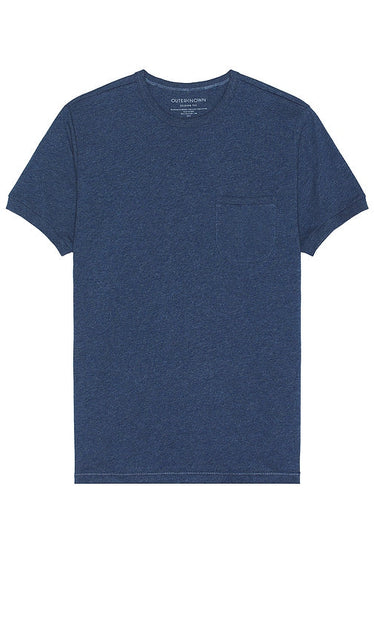 OUTERKNOWN Sojourn Pocket Tee in Blue - T-shirt à poche Sojourn OUTERKNOWN en bleu - OUTERKNOWN Sojourn 蓝色口袋 T 恤 - OUTERKNOWN Sojourn Pocket Tee in Blau - OUTERKNOWN Sojourn 포켓 티셔츠 in 블루 - T-shirt con tasca Sojourn OUTERKNOWN in blu
