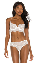 OW Collection Layce Bra in White - Soutien-gorge Layce de la collection OW en blanc - OW 系列白色 Layce 文胸 - OW Collection Layce BH in Weiß - OW Collection 레이스 브라 화이트 색상 - Reggiseno in layce della collezione OW in bianco