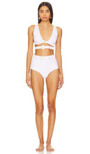 OYE Swimwear Portia Bikini Set in White - OYE Maillots de bain Portia - Ensemble bikini blanc - OYE 白色 Portia 比基尼泳装套装 - OYE Bademode Portia Bikini-Set in Weiß - OYE 수영복 Portia 비키니 화이트 세트 - Costume da bagno Portia OYE in bianco