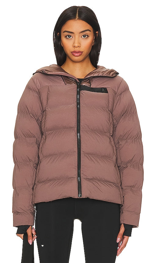 On Challenger Puffer Jacket in Mauve
