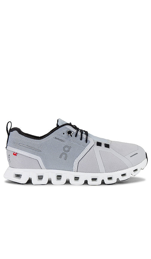 On Cloud 5 Waterproof Sneaker in Grey - Baskets imperméables On Cloud 5 en gris - On Cloud 5 灰色防水运动鞋 - On Cloud 5 Wasserdichter Sneaker in Grau - On Cloud 5 방수 스니커즈그레이 색상 - Sneaker impermeabile On Cloud 5 in grigio